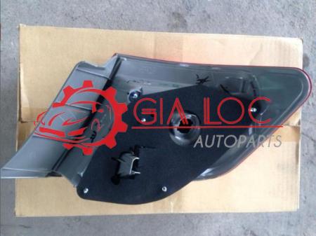 ĐÈN HẬU MIẾNG TRONG PHẢI TOYOTA CAMRY 2013- Gia Lộc Autoparts