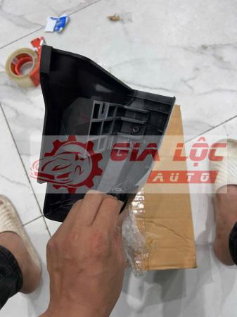 ỐP BẬC BỆ BƯỚC ISUZU DMAX 2023 TRƯỚC PHỤ CHÍNH HÃNG
