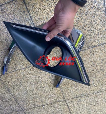 ỐP ĐÈN GẦM MITSUBISHI OUTLANDER 6400G243, 6400G244