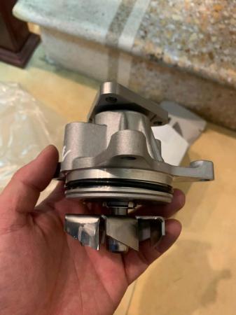 BƠM NƯỚC LÀM MÁT FORD  ESCAPE  L32715100A